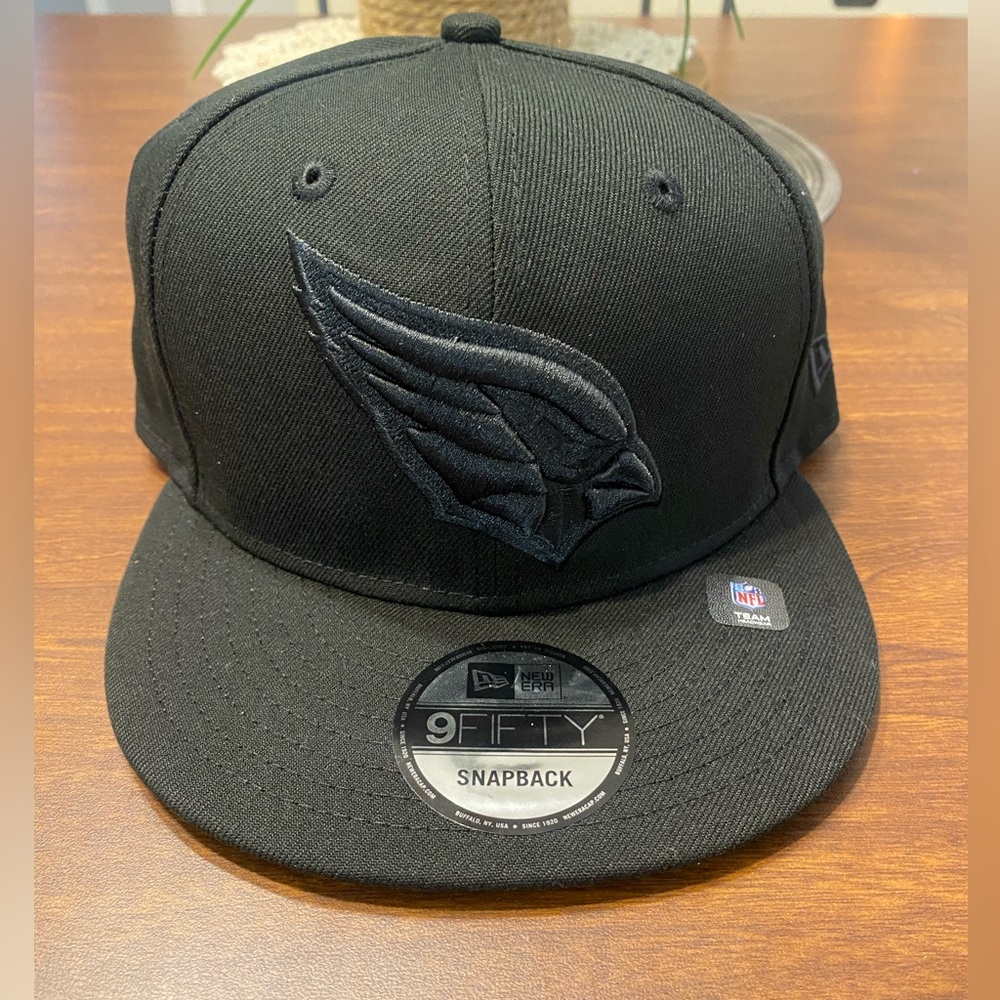 Men's New Era Black Philadelphia Eagles Black On Black 9FIFTY Adjustable Hat